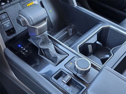 Used 2024 Toyota Tundra Limited image 16