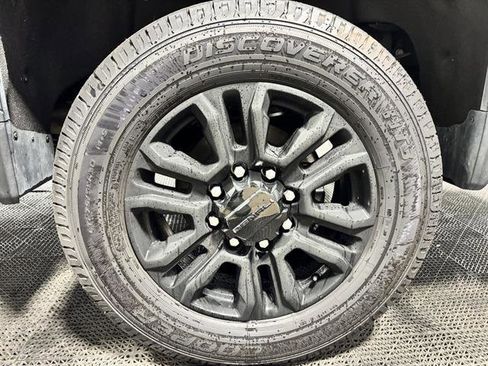 Certified 2023 GMC Sierra 3500 Denali w/ Denali Black Diamond Edition image 9