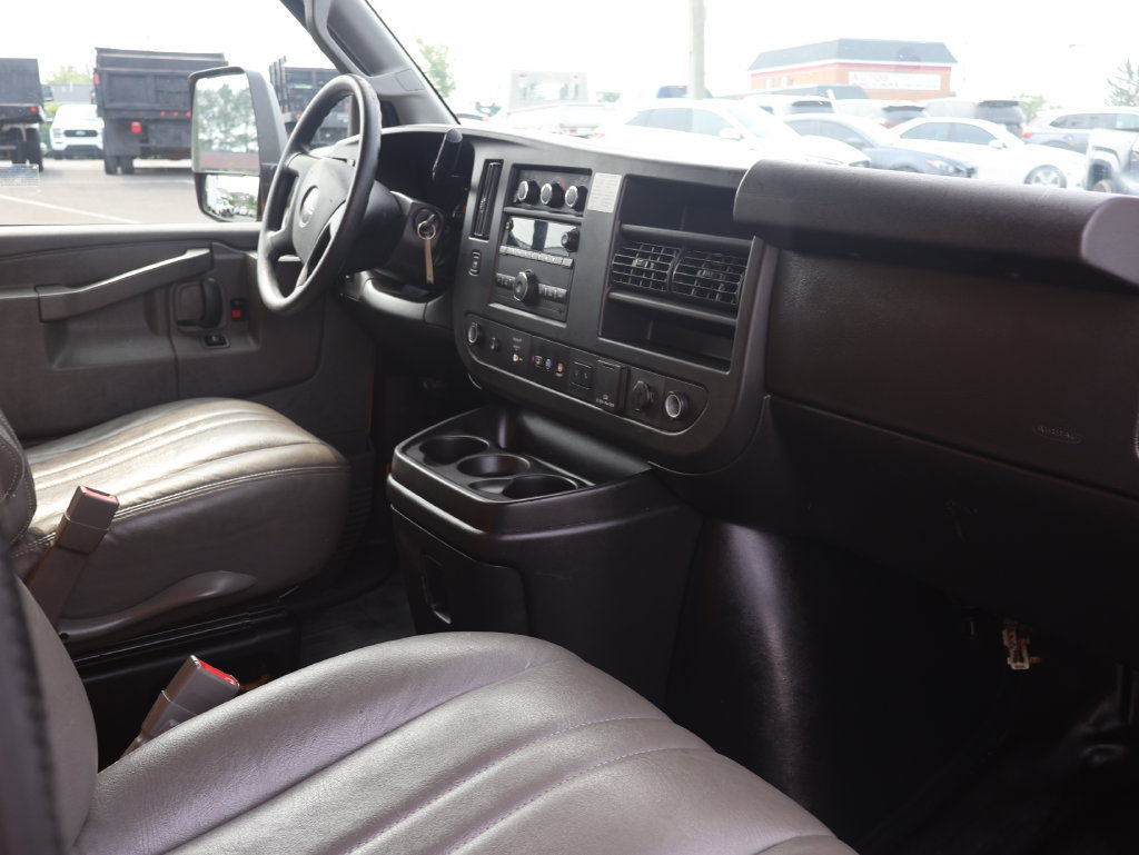 Used 2021 GMC Savana 3500 Extended w/ Power Convenience Package RWD image 10