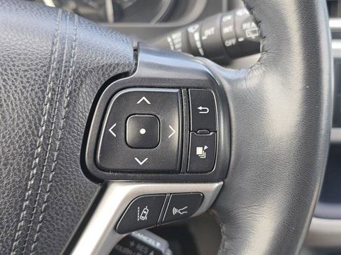 Used 2019 Toyota Highlander XLE image 20