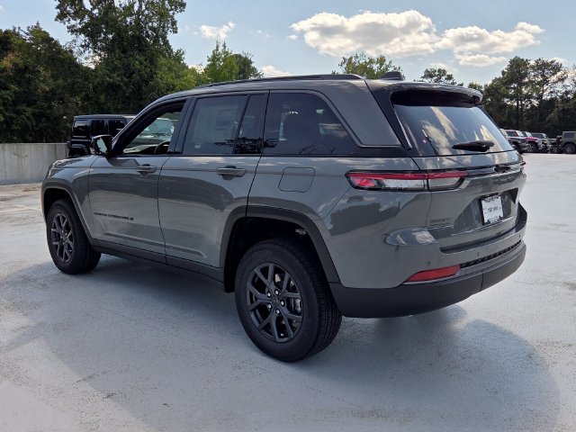 New 2027 Jeep Grand Cherokee Altitude RWD image 6