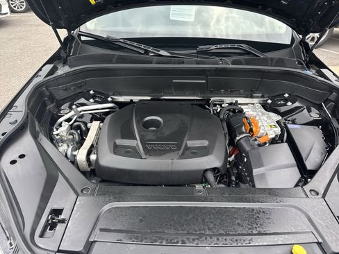 Used 2025 Volvo XC90 T8 Core w/ Protection Package Premier image 29