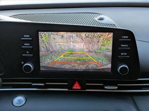 Used 2023 Hyundai Elantra SEL image 12