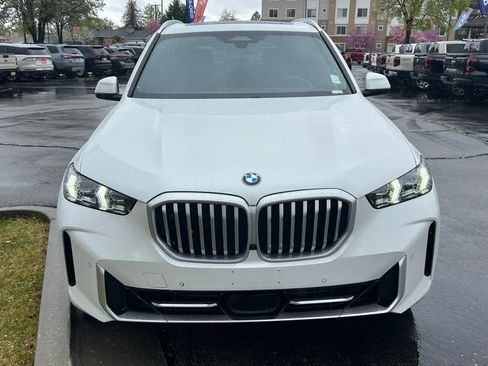 Used 2024 BMW X5 xDrive40i w/ Premium Package AWD/4WD image 4