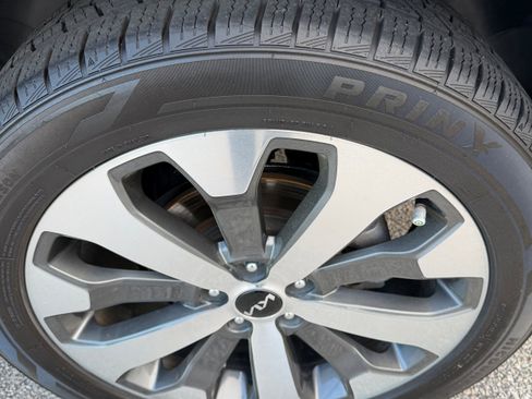 Used 2022 Kia Telluride EX w/ EX Premium Package FWD image 9