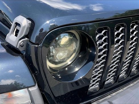 Used 2022 Jeep Gladiator Sport AWD/4WD image 29