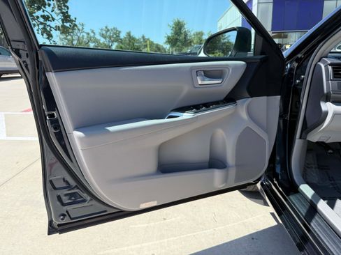 Used 2016 Toyota Camry LE FWD image 10