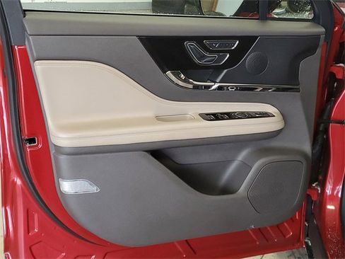 Certified 2023 Lincoln Corsair AWD w/ Equipment Group 101A image 10