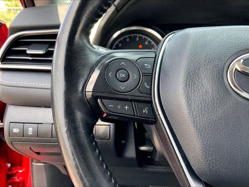 Used 2020 Toyota Camry SE FWD image 23