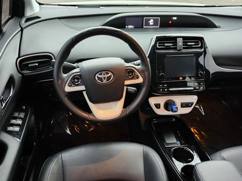 Used 2017 Toyota Prius Four image 29