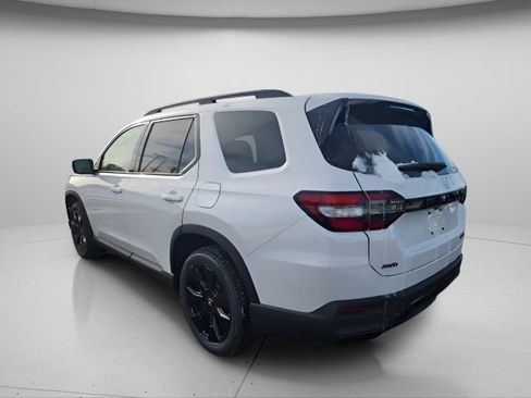 New 2026 Honda Pilot Black Edition image 4