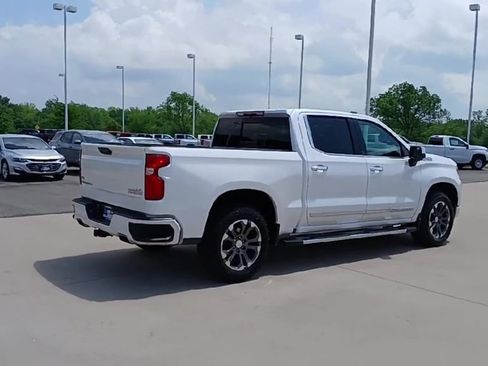 Used 2024 Chevrolet Silverado 1500 High Country w/ Z71 Off-Road Package AWD/4WD image 8