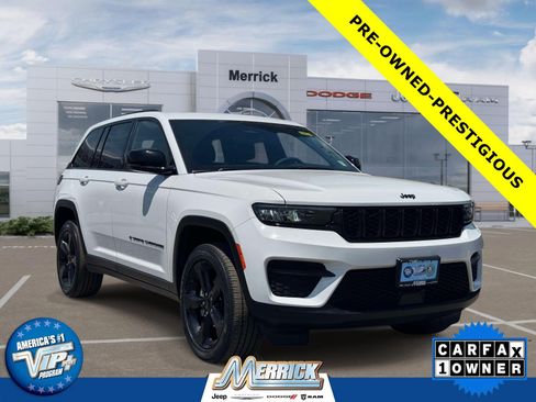 Certified 2024 Jeep Grand Cherokee Altitude AWD/4WD image 1