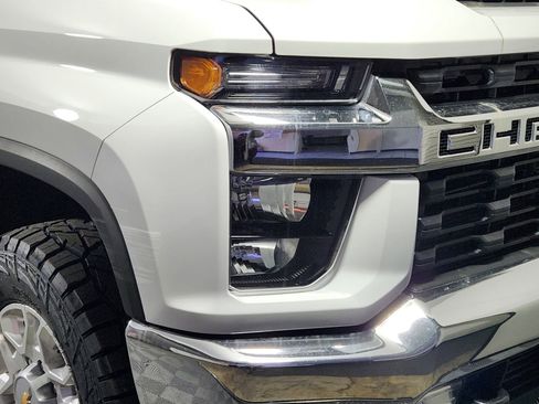 Used 2023 Chevrolet Silverado 2500 LT w/ Convenience Package image 33