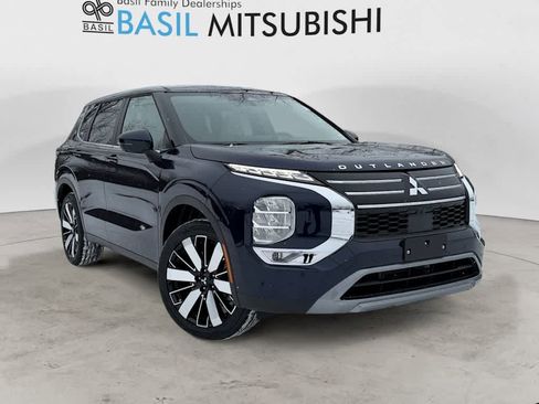 New 2026 Mitsubishi Outlander SE image 1