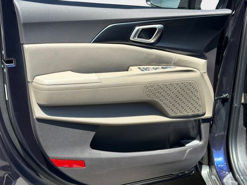 New 2026 Kia Carnival FWD image 15
