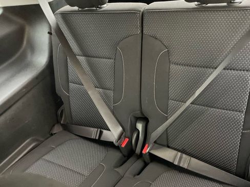 Used 2022 GMC Acadia SLE w/ Driver Convenience Package AWD/4WD image 11
