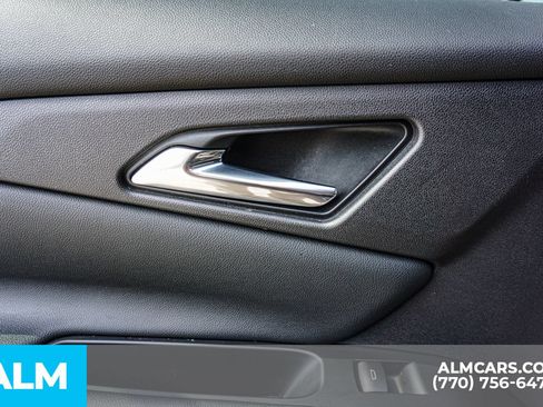 Used 2025 Chevrolet Traverse LT FWD image 59