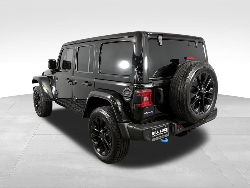 Used 2024 Jeep Wrangler Unlimited Sahara w/ Safety Group AWD/4WD image 10