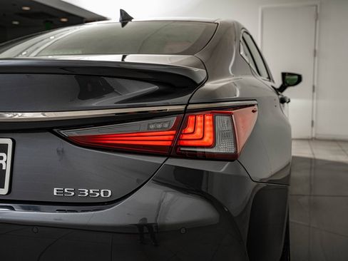 Certified 2024 Lexus ES 350 F Sport w/ Accessory Package (Z2) image 9