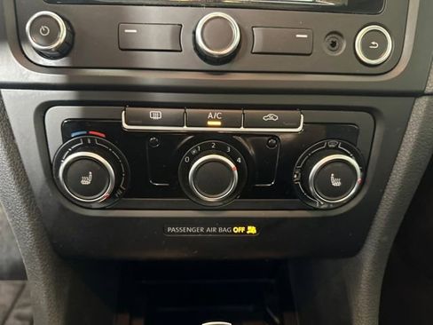 Used 2014 Volkswagen Golf TDI image 22