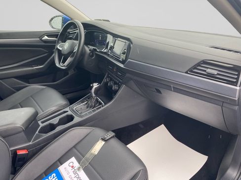Used 2024 Volkswagen Jetta SE FWD image 10