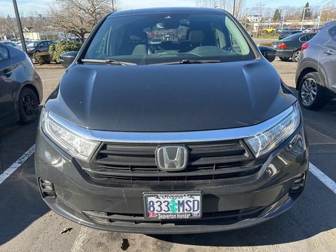 Used 2023 Honda Odyssey Touring image 2
