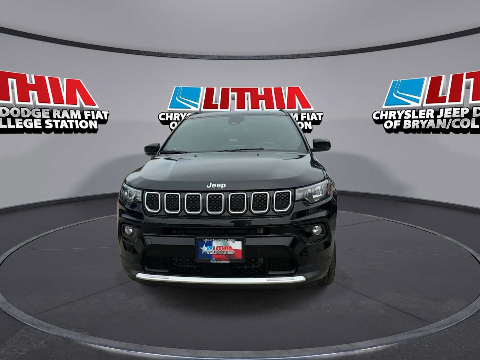 Used 2023 Jeep Compass Limited AWD/4WD image 3