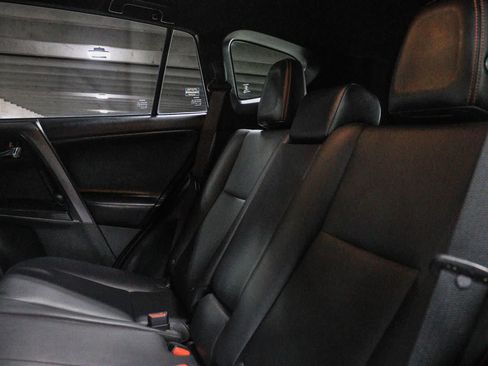 Certified 2018 Toyota RAV4 SE FWD image 21