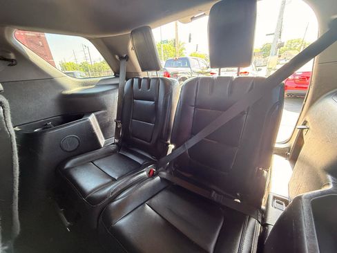 Used 2016 Ford Explorer XLT w/ Equipment Group 202A AWD/4WD image 9