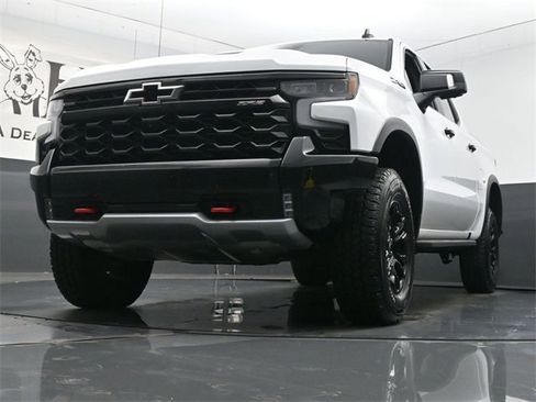 Used 2022 Chevrolet Silverado 1500 ZR2 image 4