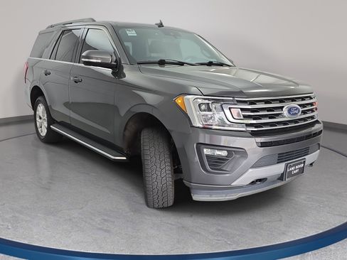 Used 2020 Ford Expedition XLT w/ Equipment Group 202A AWD/4WD image 3