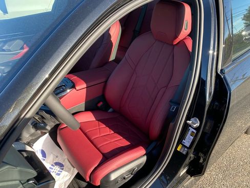 New 2026 BMW 550e xDrive AWD/4WD image 11