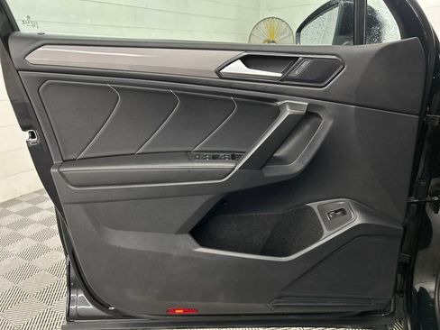 Used 2024 Volkswagen Tiguan SE image 15