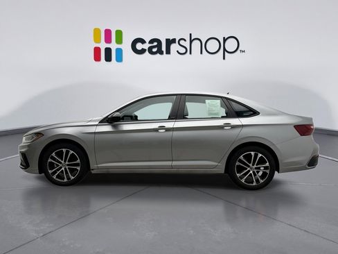Used 2025 Volkswagen Jetta Sport image 2