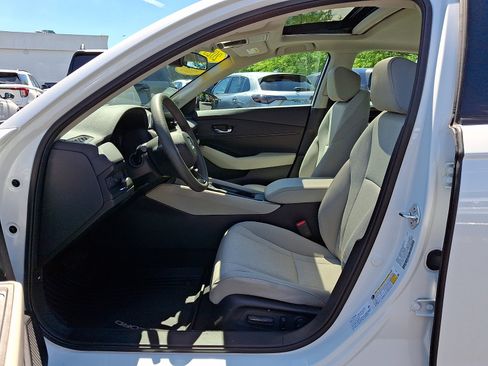 Used 2023 Honda Accord EX image 13