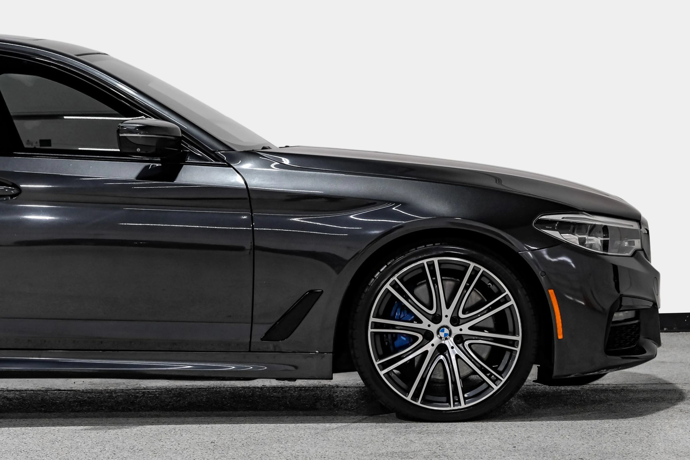 Used 2019 BMW 540i w/ M Sport Package RWD image 13