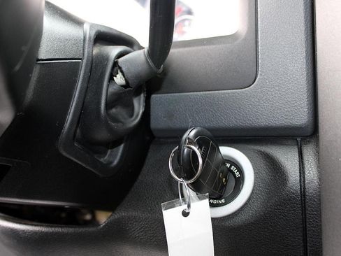 Used 2014 RAM 2500 Tradesman w/ Chrome Appearance Group image 17