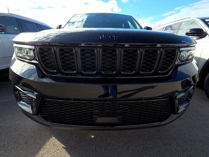 New 2025 Jeep Grand Cherokee Limited w/ Black Appearance Package