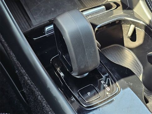 Used 2023 Volvo C40 P8 Recharge Ultimate image 28