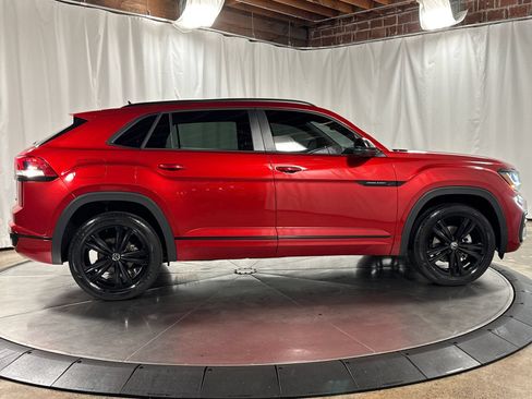 Used 2022 Volkswagen Atlas Cross Sport SEL R-Line AWD/4WD image 6
