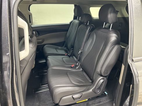 New 2026 Kia Carnival image 25