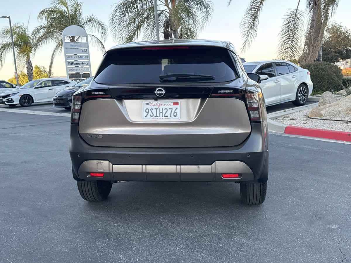 Used 2025 Nissan Kicks S w/ Charging Package FWD image 12