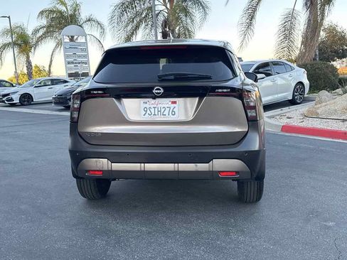 Used 2025 Nissan Kicks S w/ Charging Package image 12