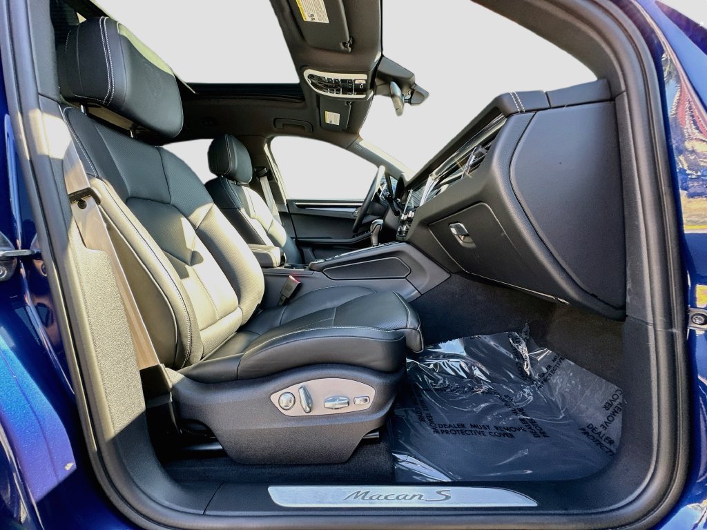 Certified 2026 Porsche Macan S AWD/4WD image 29