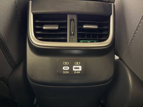 Used 2023 Subaru Outback Premium AWD/4WD image 31