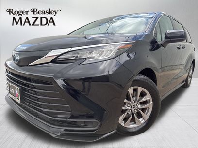 Used 2023 Toyota Sienna LE
