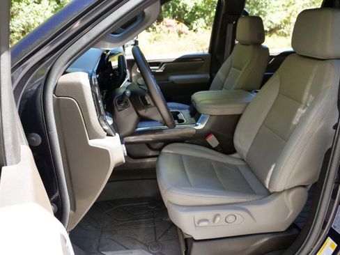 Used 2024 Chevrolet Silverado 3500 LTZ w/ LTZ Plus Package image 3