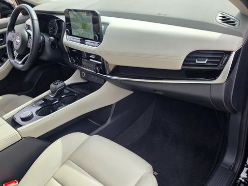 Used 2023 Nissan Rogue SL w/ SL Premium Package image 25