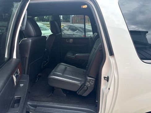 Used 2015 Lincoln Navigator L 2WD image 12
